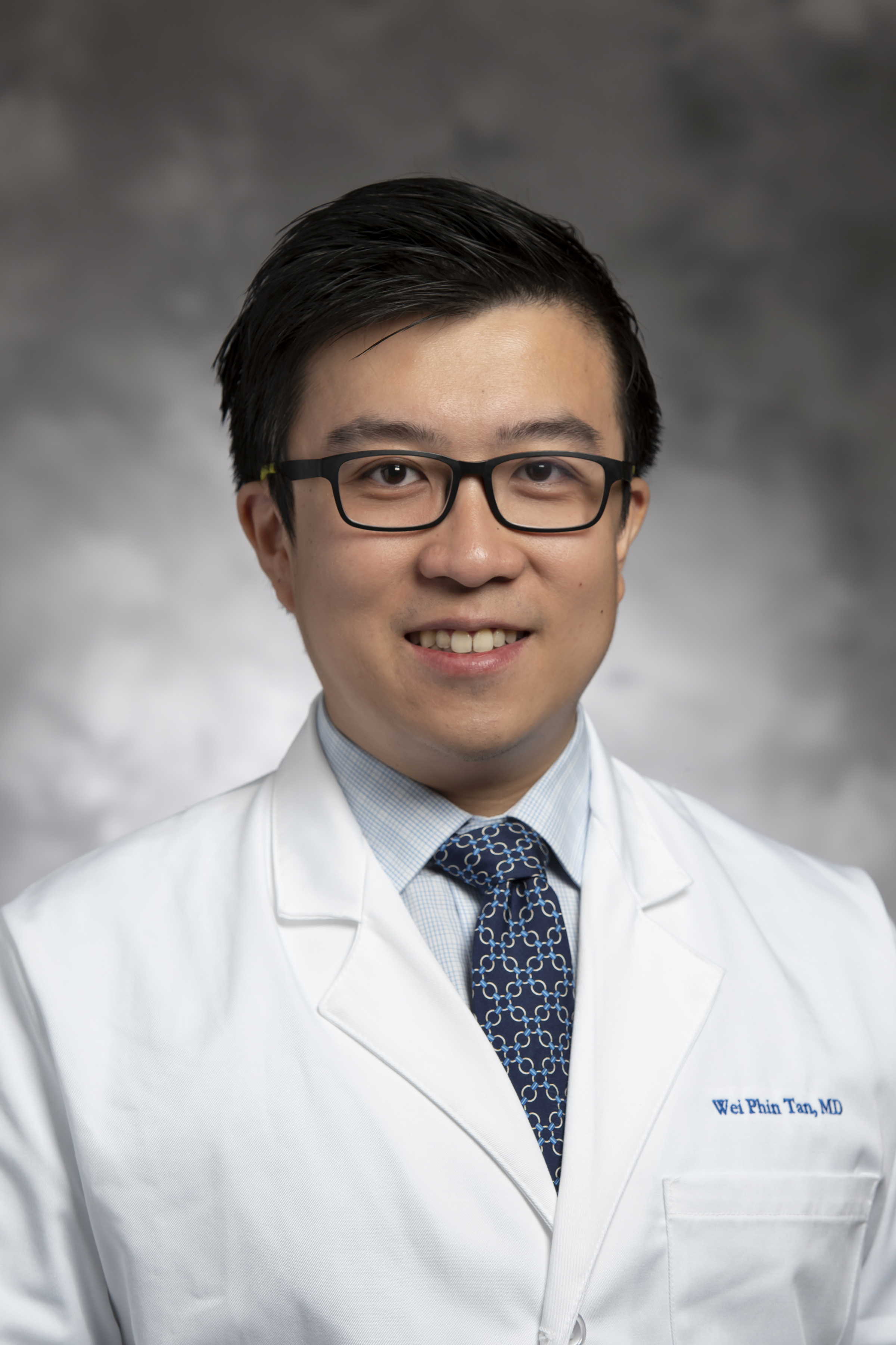 Dr. Wei Phin Tan portrait, NYU Langone urologic oncologist