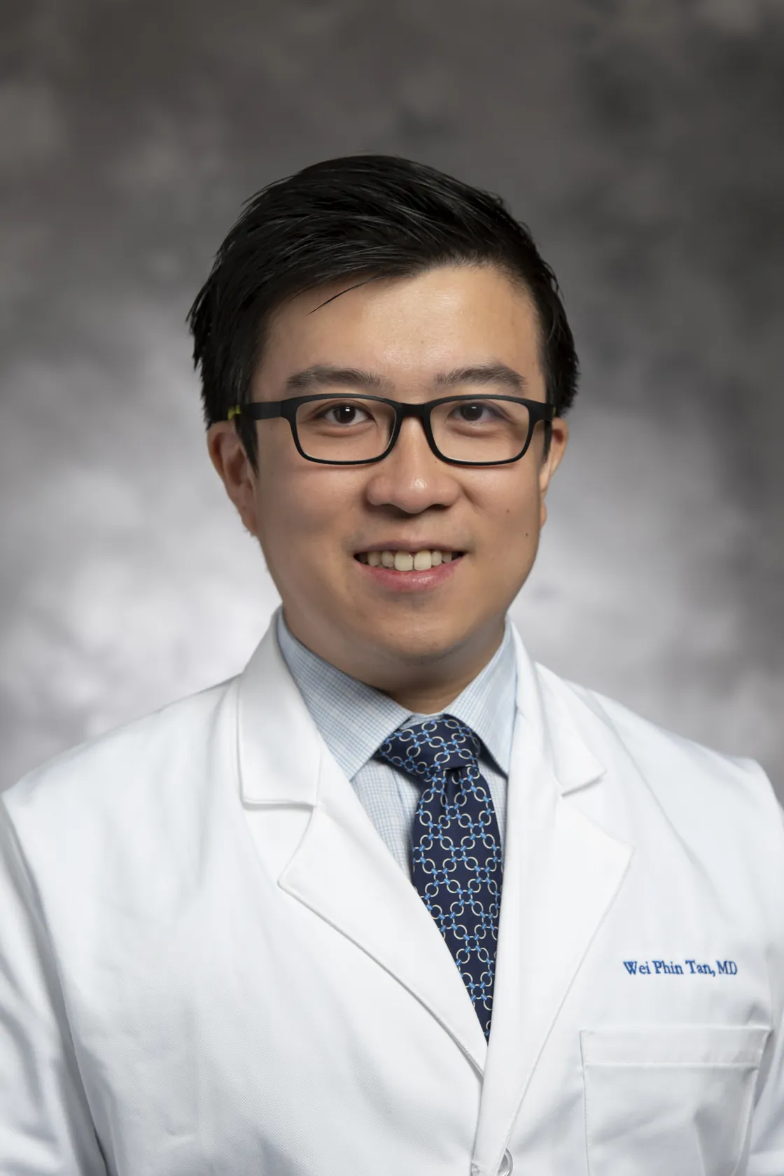 Dr. Wei Phin Tan portrait, NYU Langone urologic oncologist